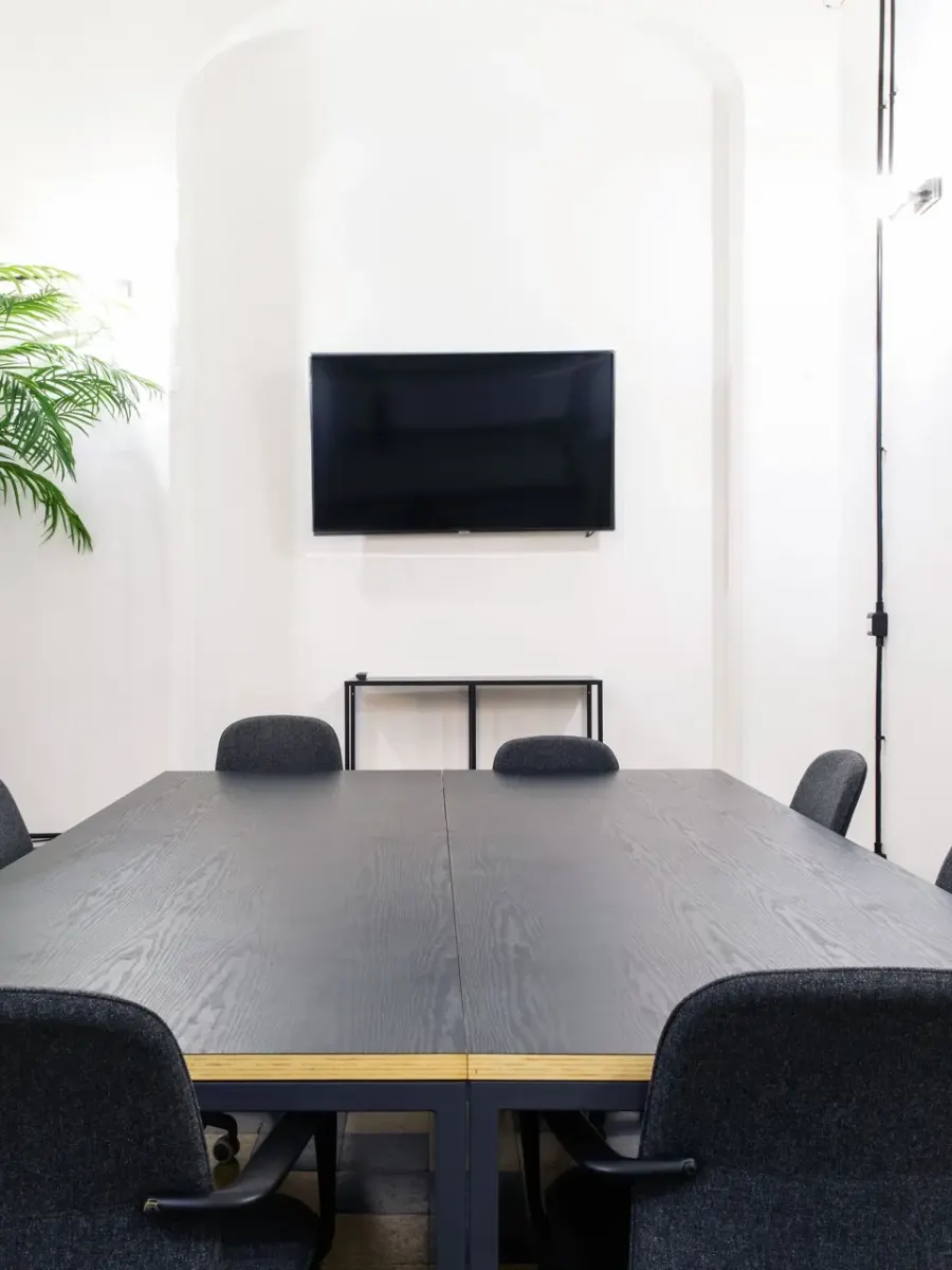 Meeting Room — OIA Media, Corso San Gottardo 19, Milano