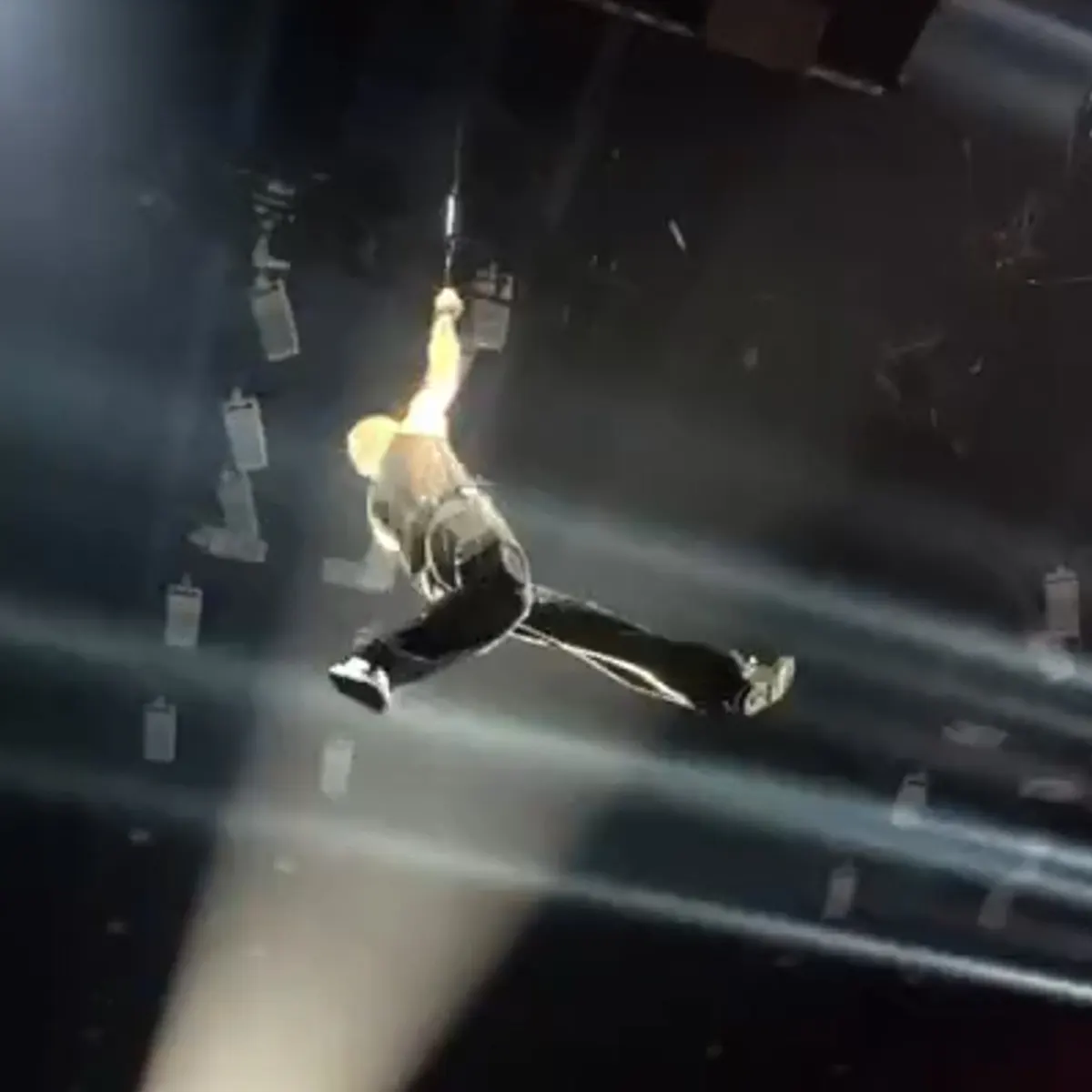 Mr. Rain, live at the Forum